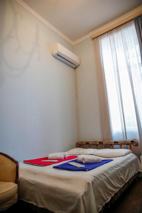 Apartment On Chubinashvili 30 تبليسي المظهر الخارجي الصورة